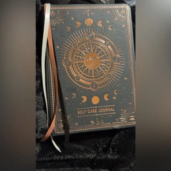 Guided Journal of Self Care - Moon and Sun - Picture 3 of 6